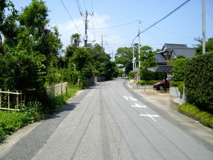 前面道路です