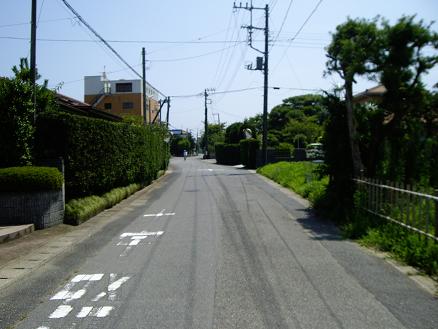 前面道路です