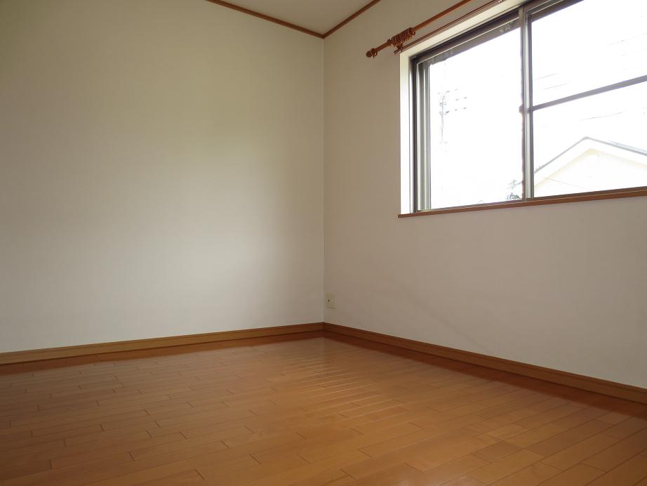 2F洋室6帖です