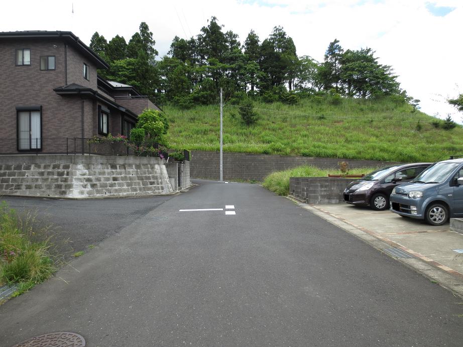前面道路です