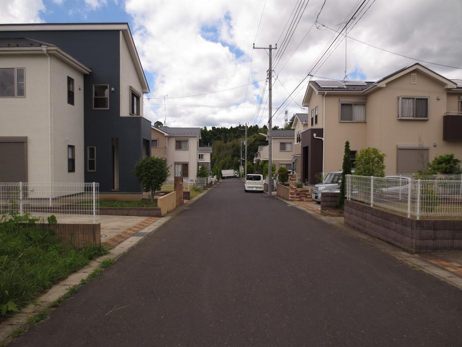 前面道路です