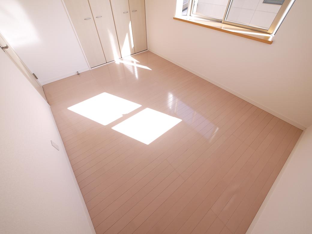 2F洋室6帖です