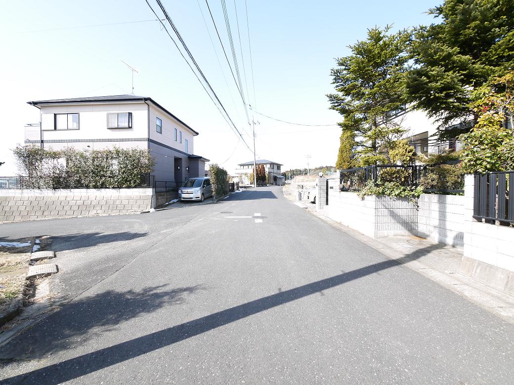 前面道路です
