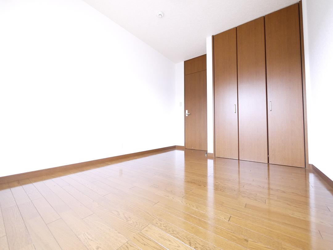 2F洋室6.7帖です