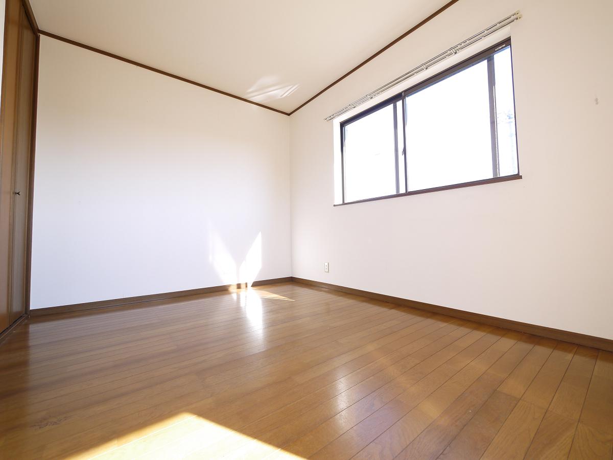 2F洋室6帖です