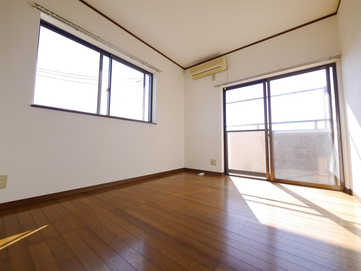 2F洋室6帖です