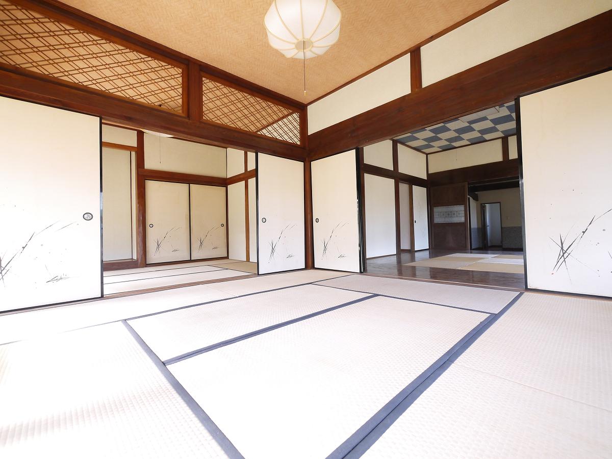 和室8帖です