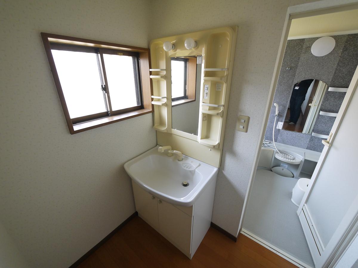 暮らしを快適に変えるシャワー付洗面台