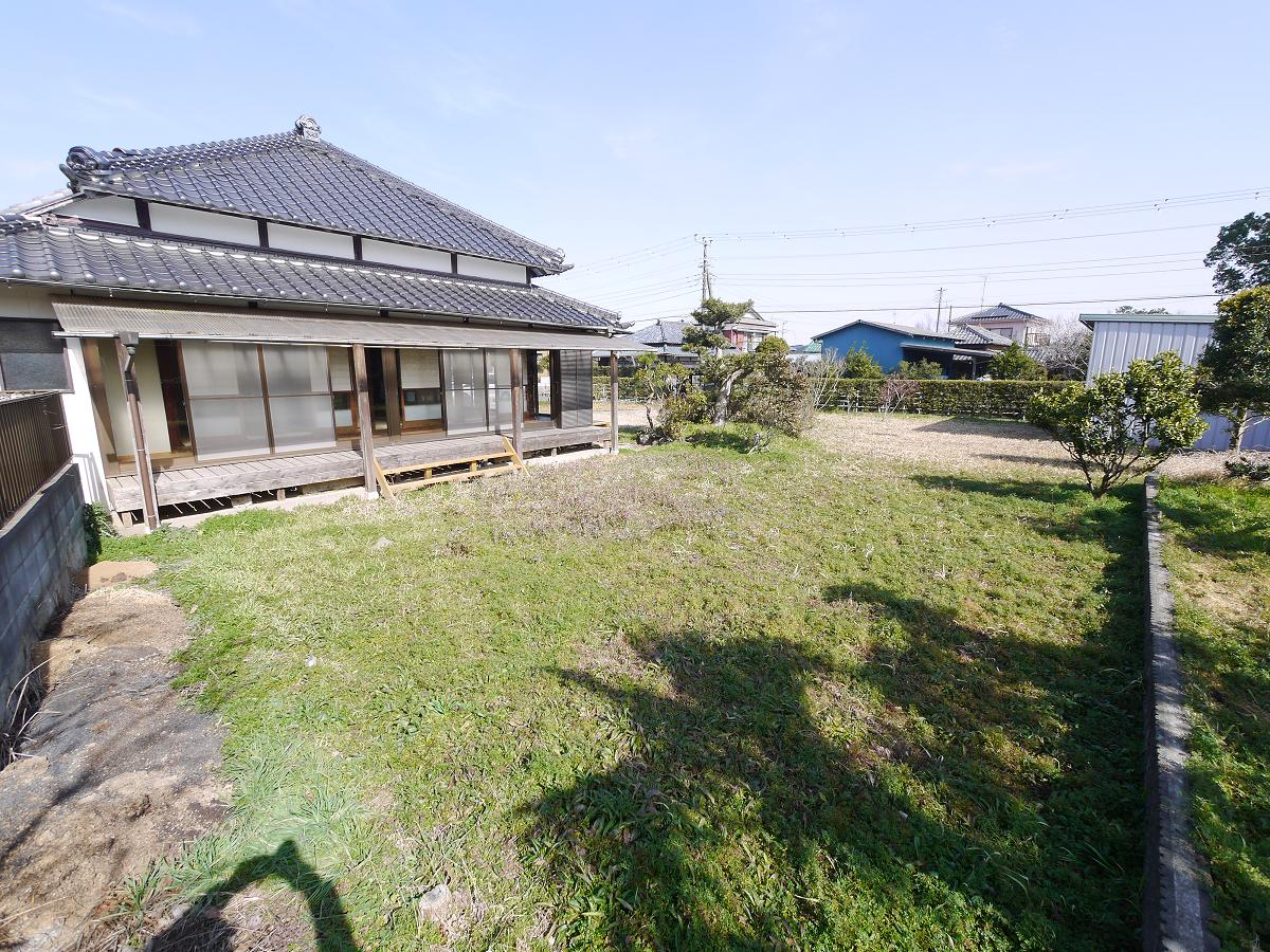 ゆとりの敷地で休日には家庭菜園、バーベキューも可能