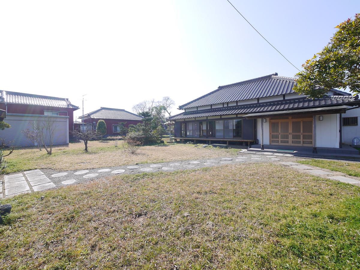 ゆとりの敷地ではガーデニングが楽しめます
