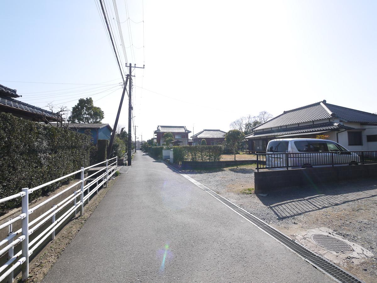 前面道路です