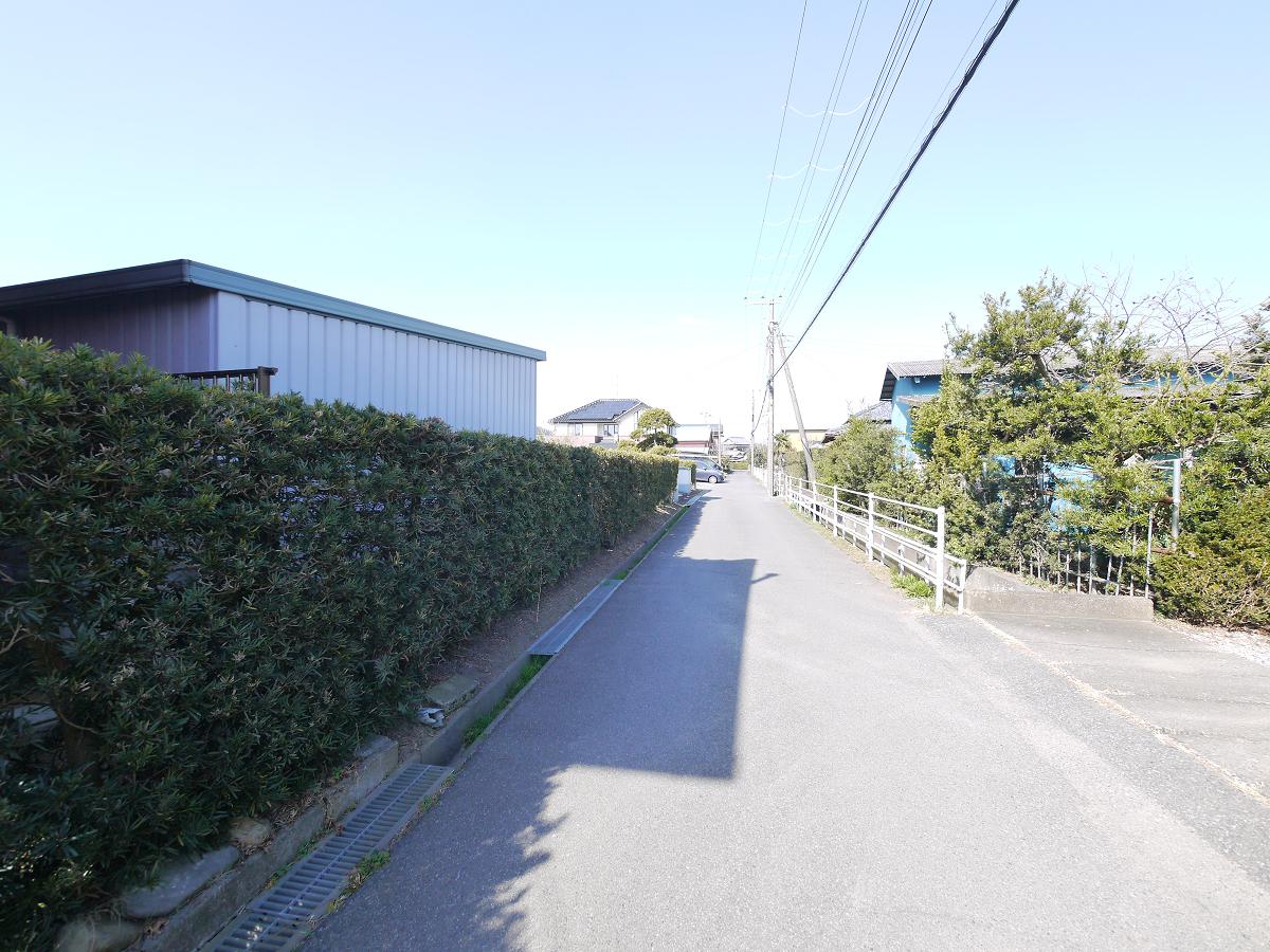 前面道路です