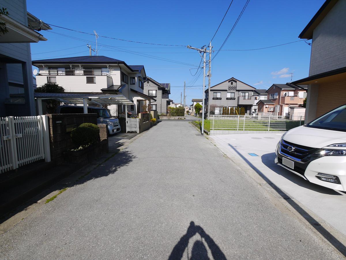 前面道路です
