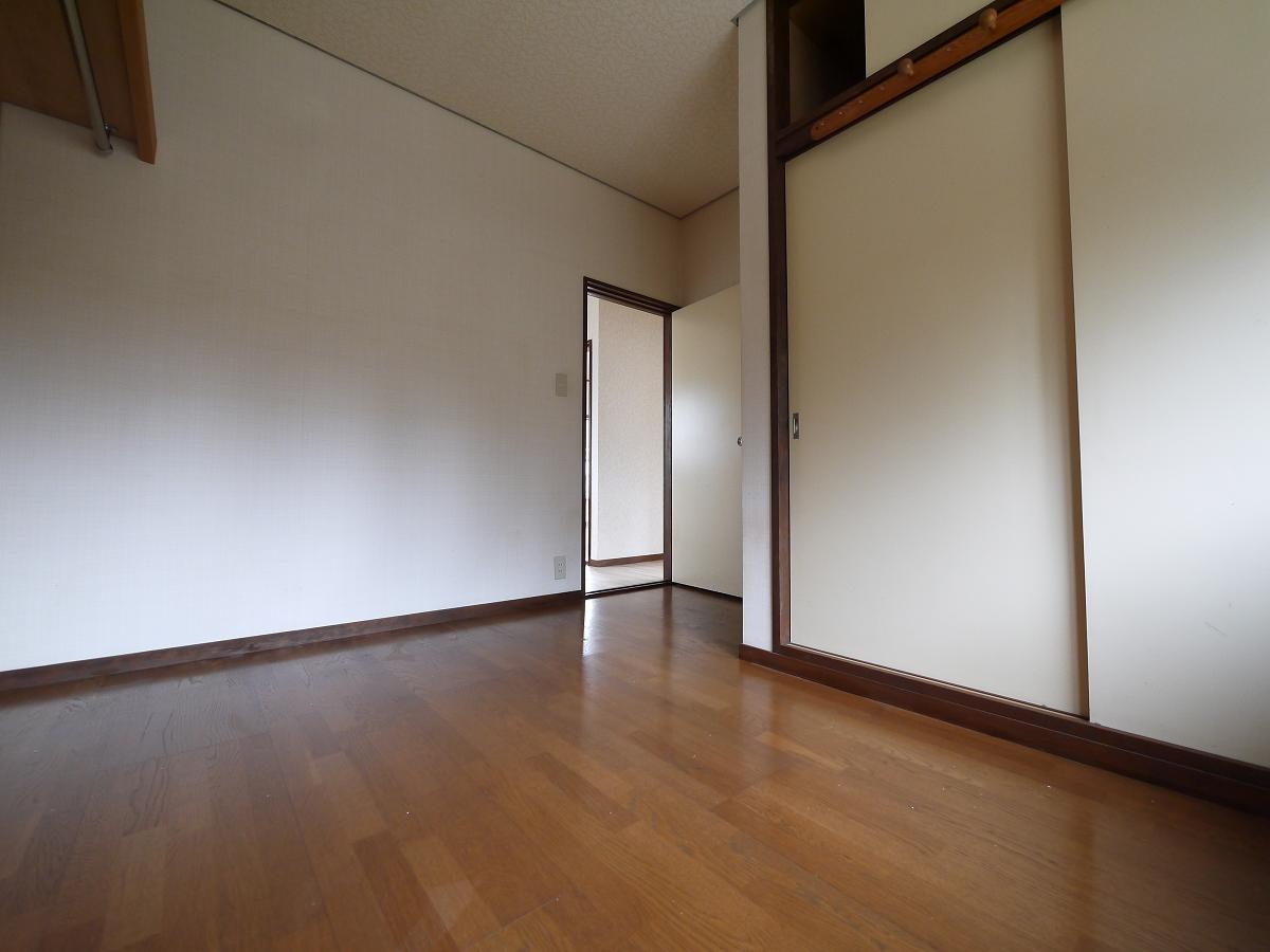 2F洋室6帖です