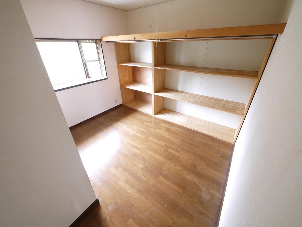 2F洋室6帖です