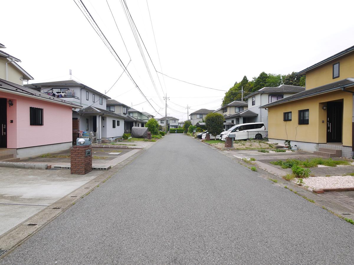 前面道路です