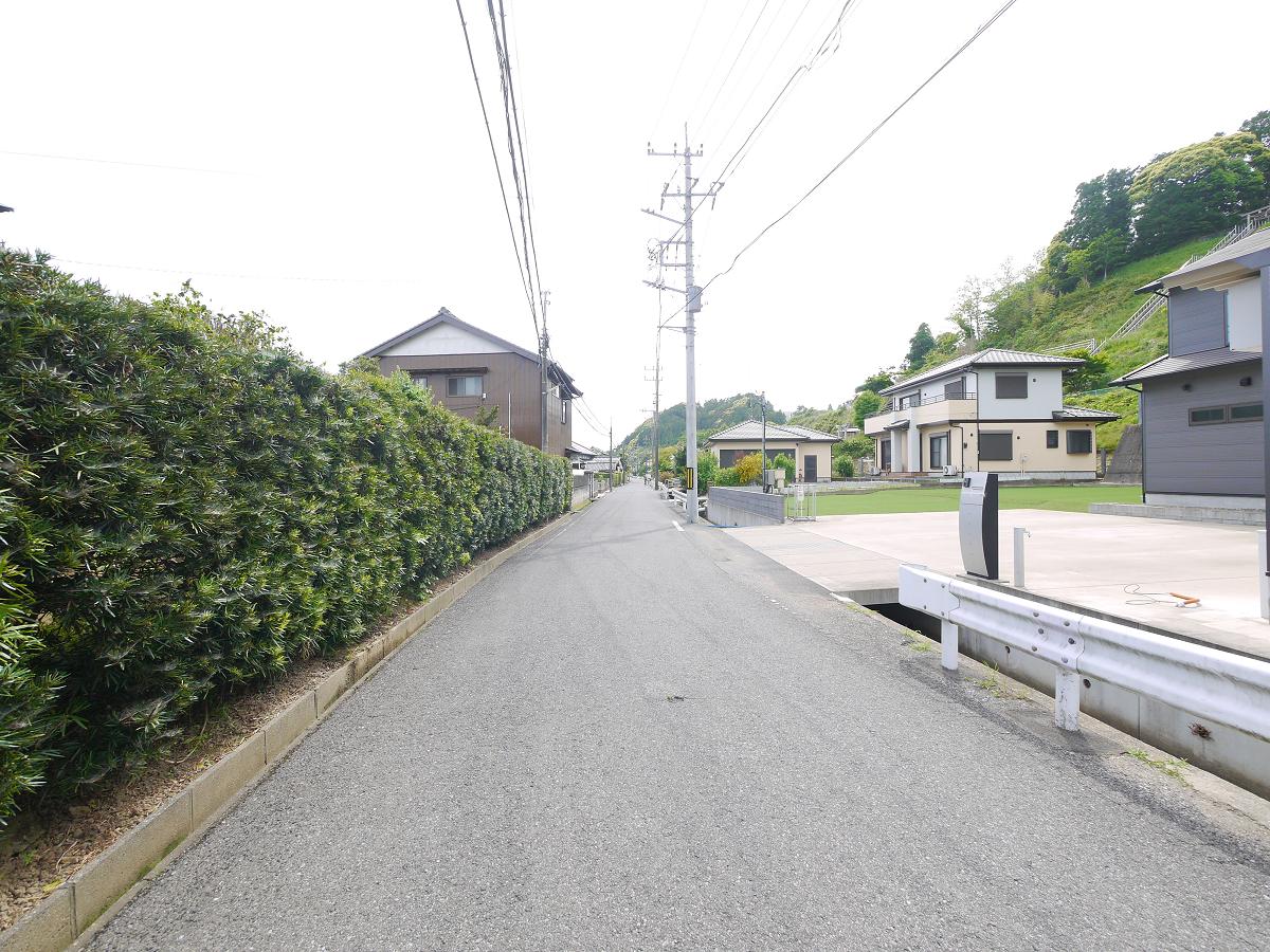前面道路です
