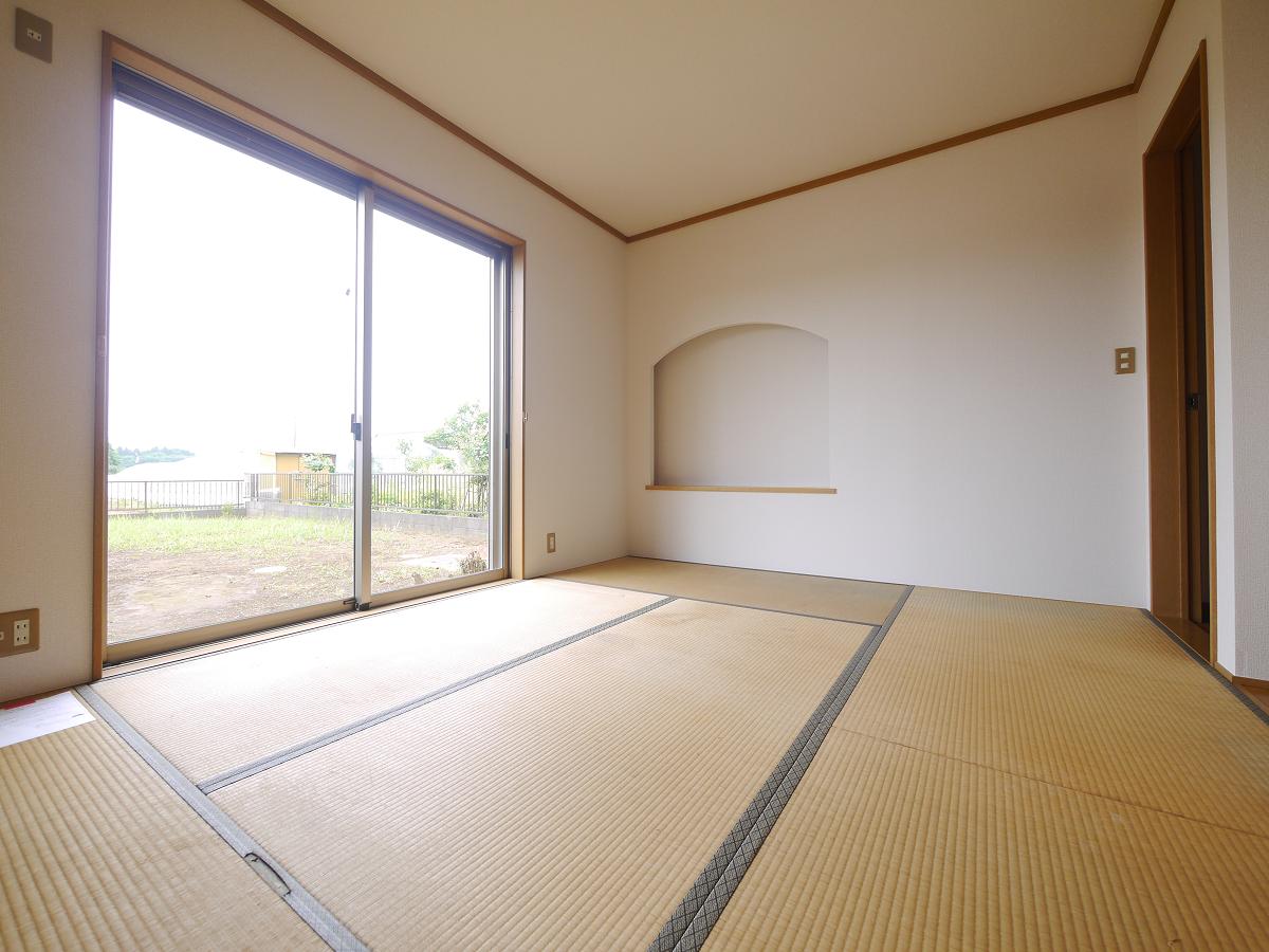 採光の良い和室はのんびりと寛げる空間 1F和室7.2帖です