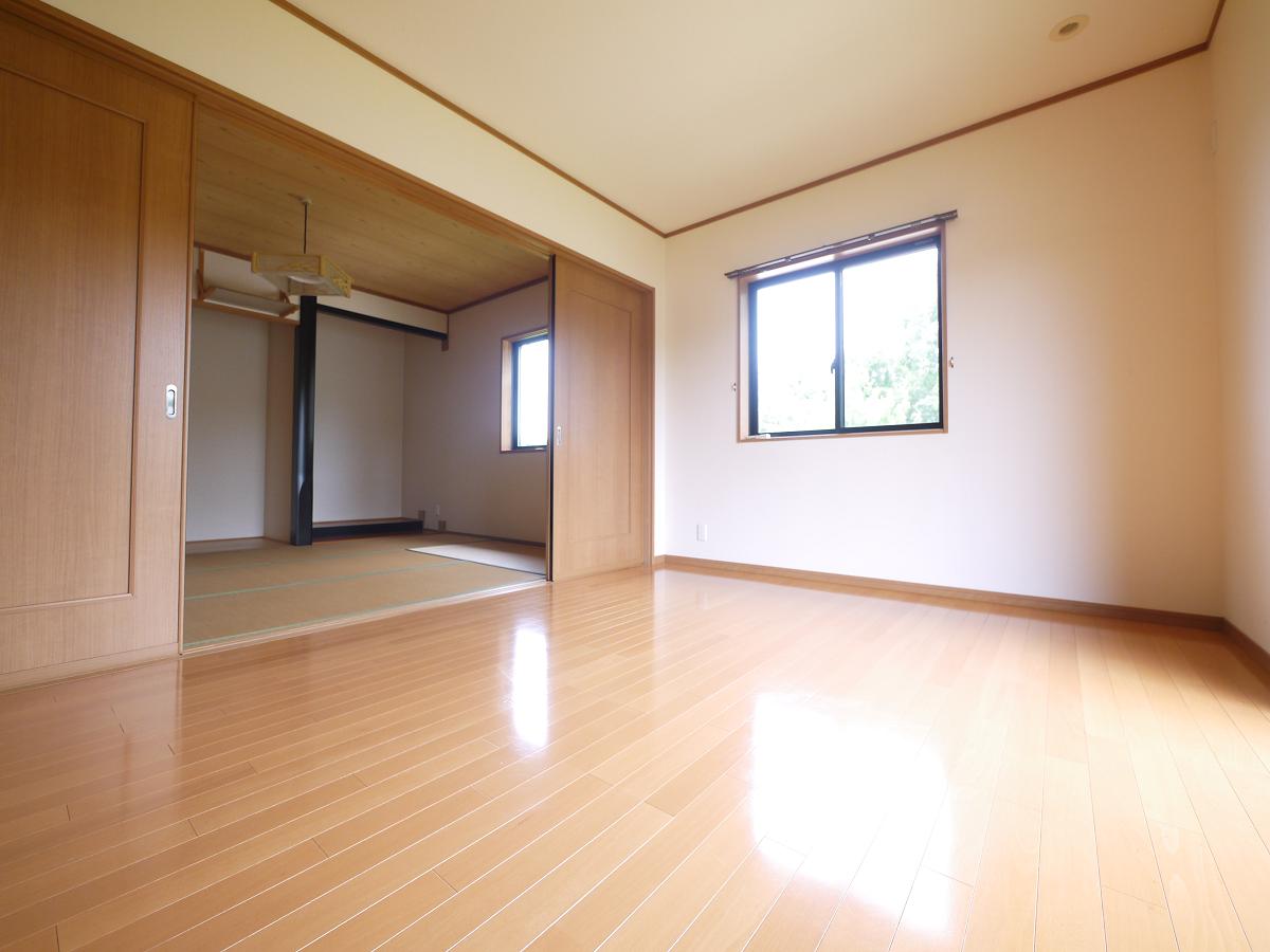 和室と続き間の1F洋室7.2帖です