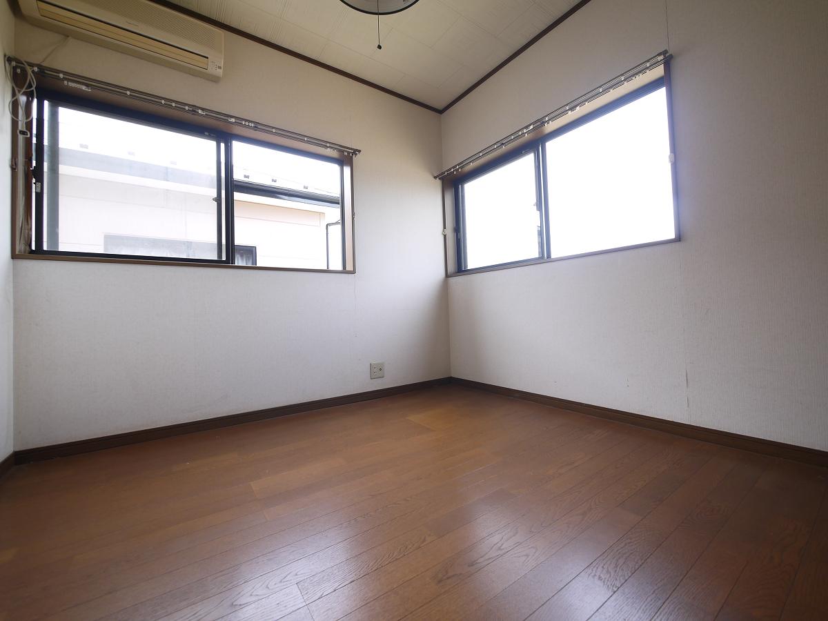 2F洋室5.2帖です