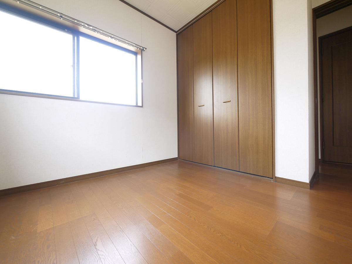 2F洋室5.2帖です