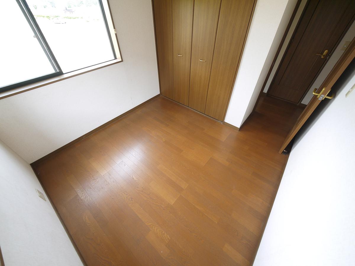 2F洋室5.2帖です