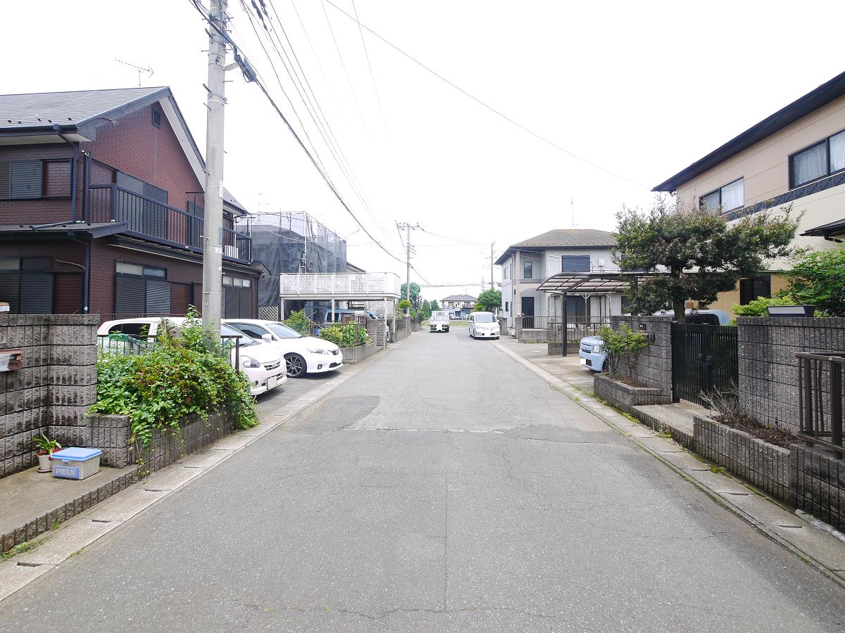 前面道路です