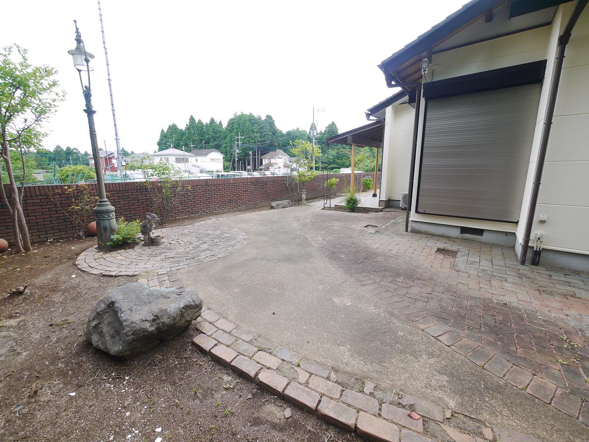 玄関アプローチです
