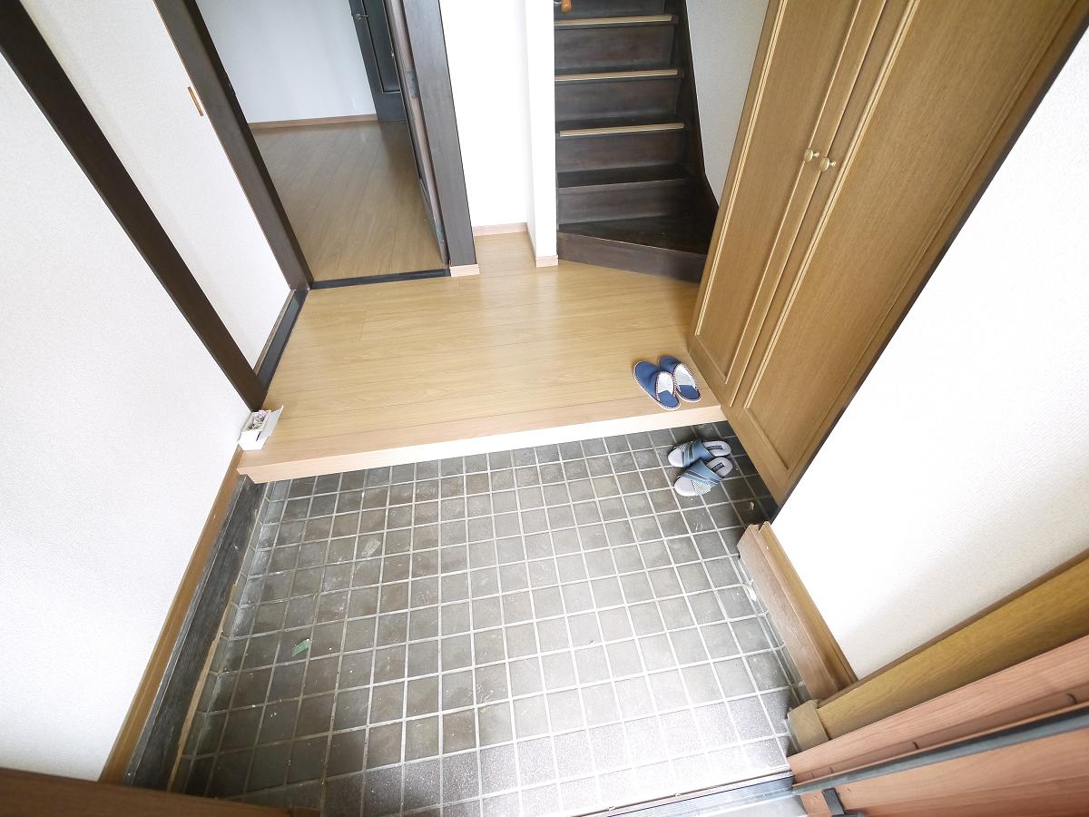 いつも気持ち良くご家族を迎えられる玄関収納付