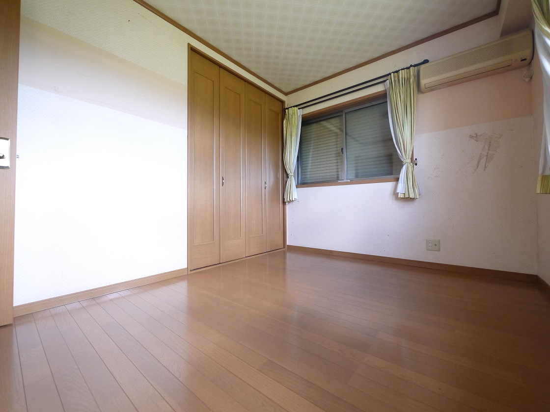 2F洋室6帖です
