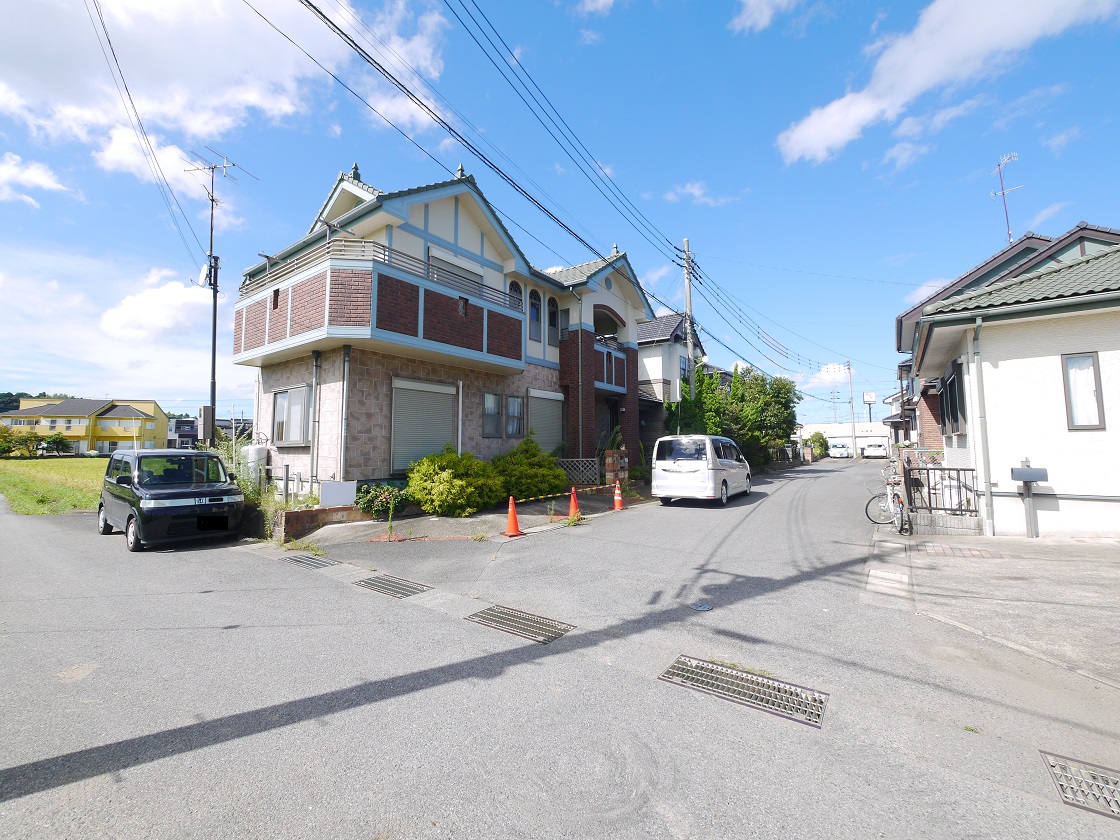 前面道路です