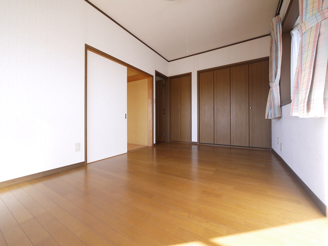 2F洋室7.5帖です
