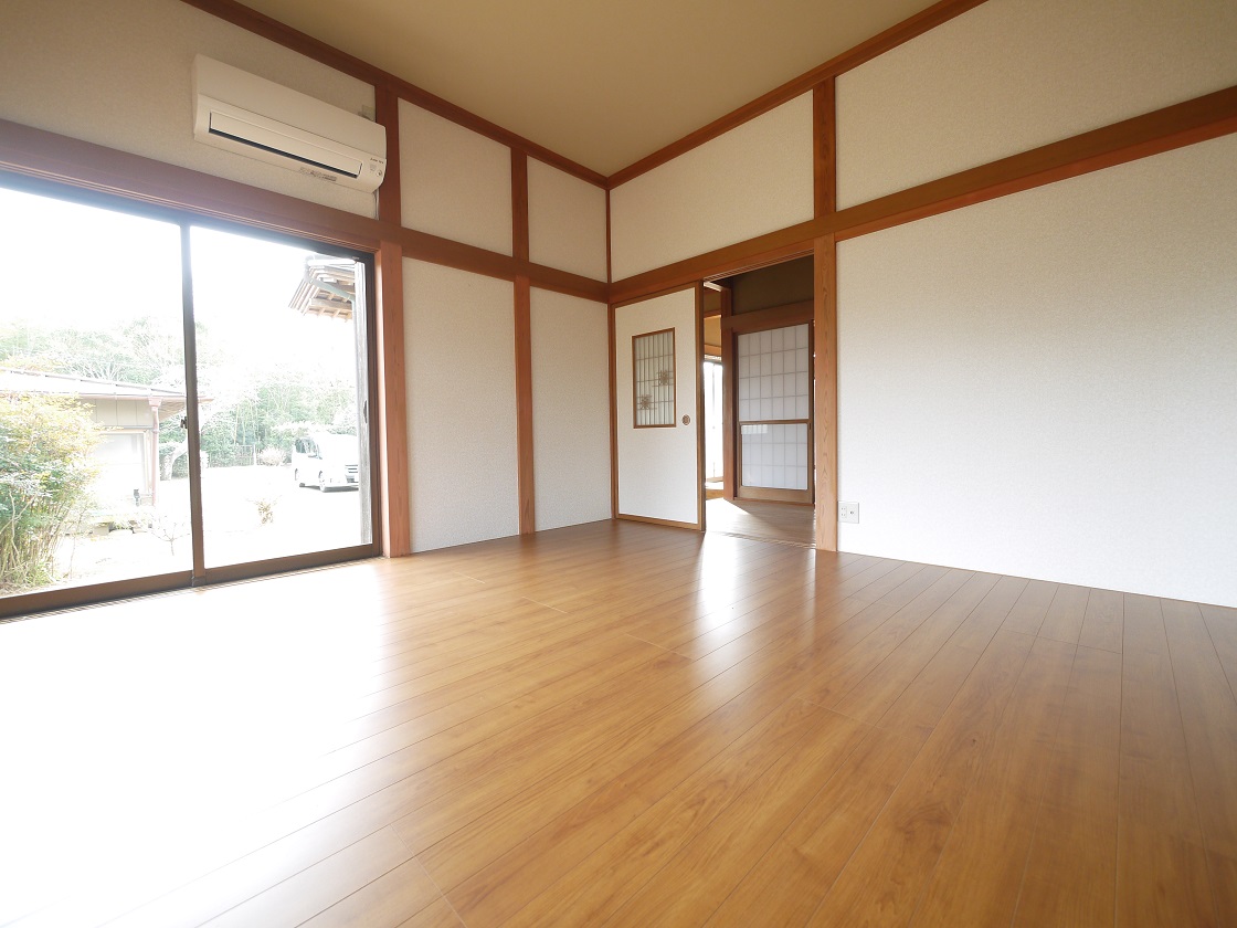 1F洋室8帖です