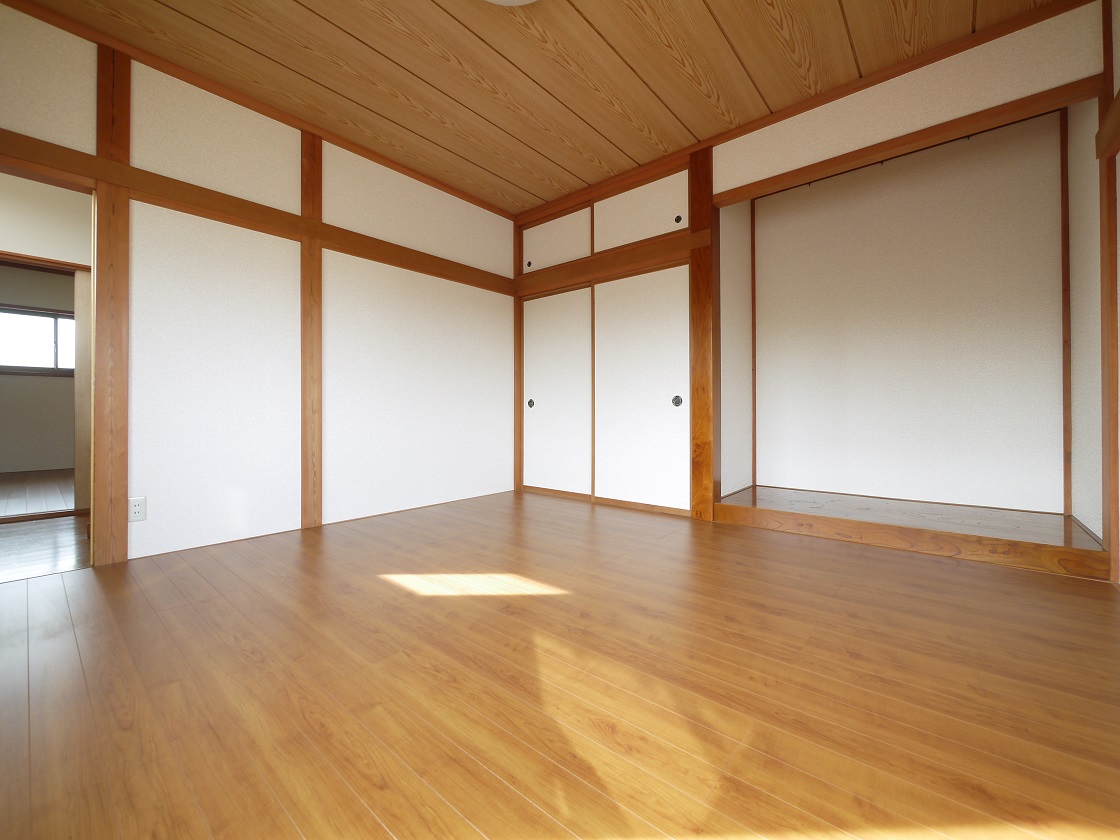 2F洋室8帖です