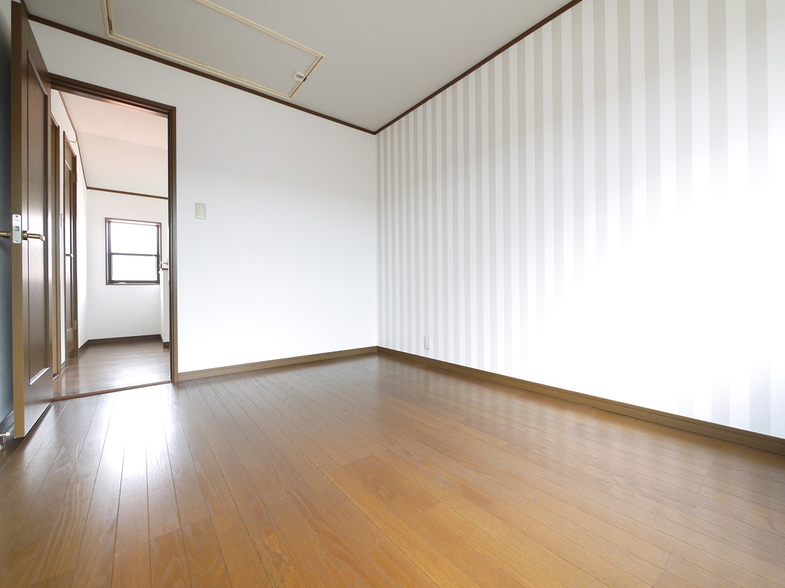 2F洋室6帖です
