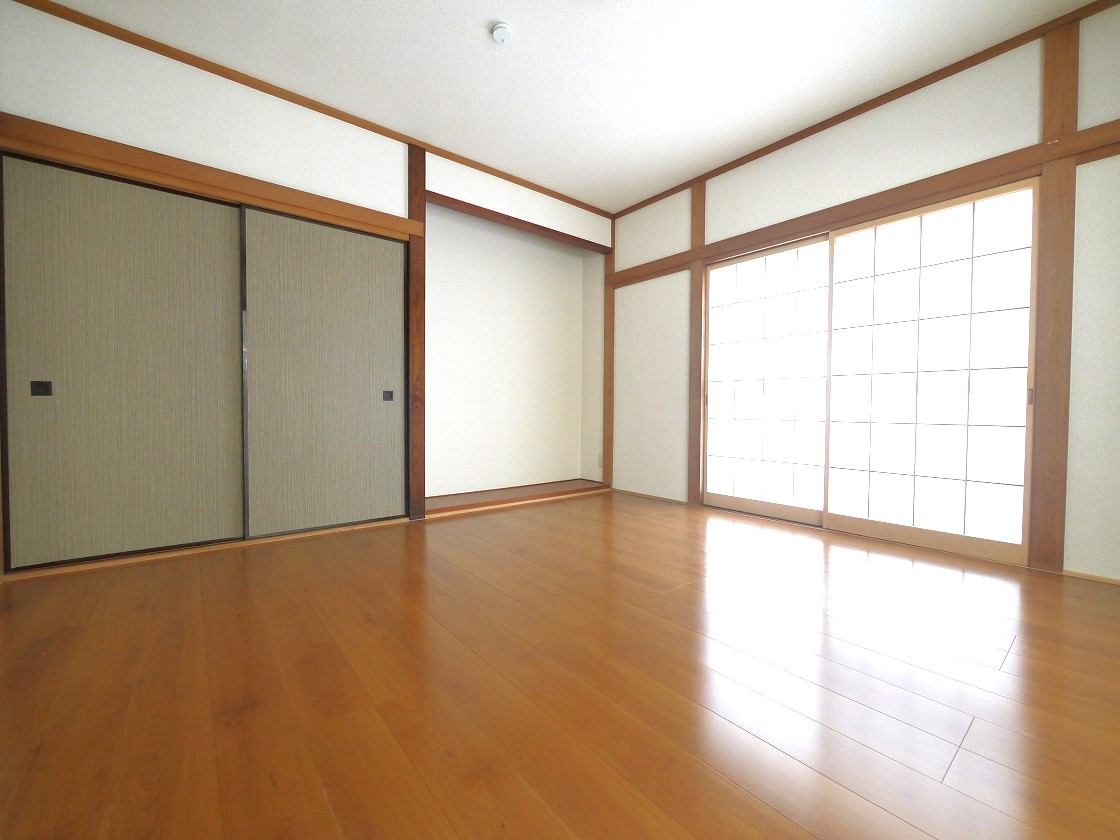 1F洋室8帖です