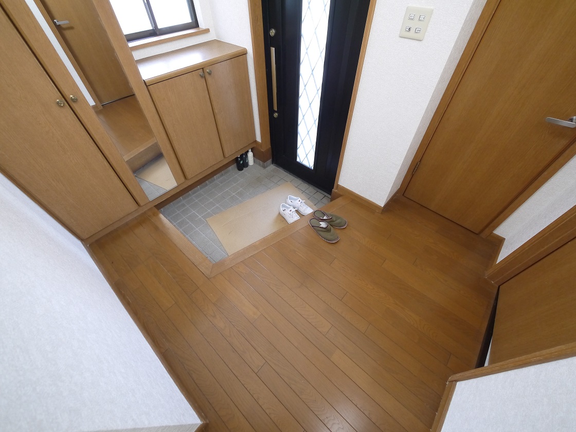 いつも気持ち良くご家族を迎えられる玄関収納付です