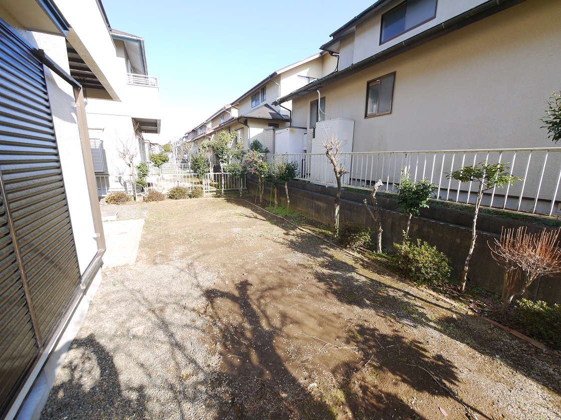 ゆとりの敷地ではガーデニングや家庭菜園が楽しめます