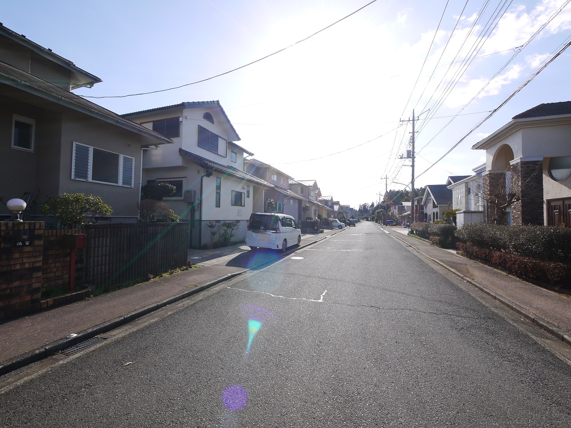 前面道路です
