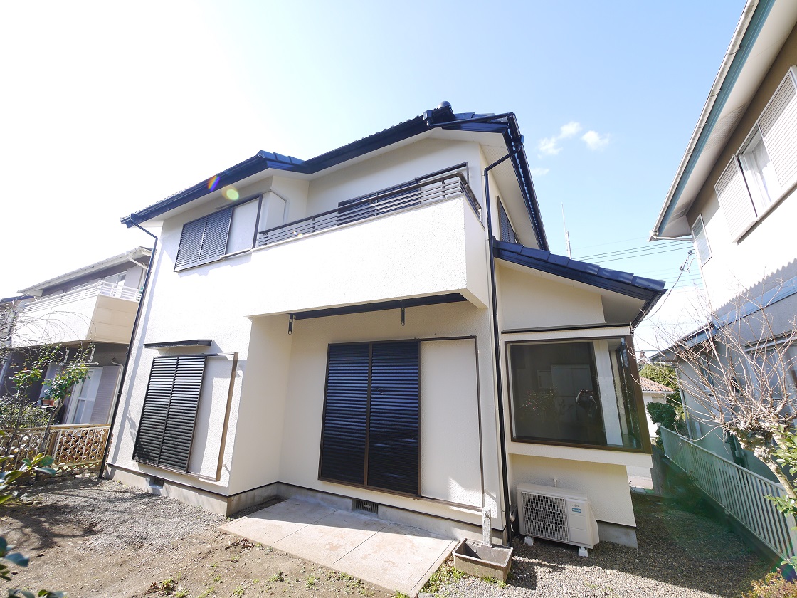 たっぷりの陽光と心地よい風が舞い込む住まい