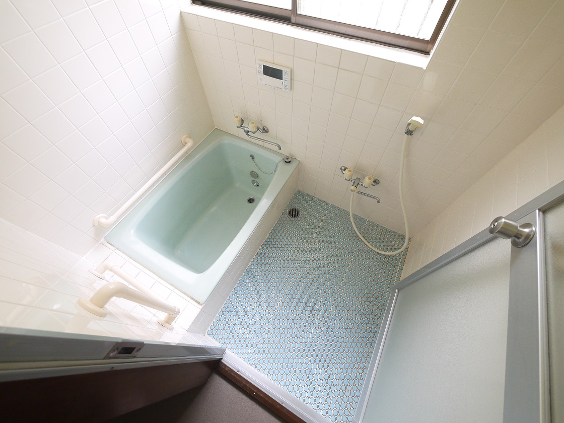 一日の疲れを癒す浴室は心地よいバスタイムを実現
