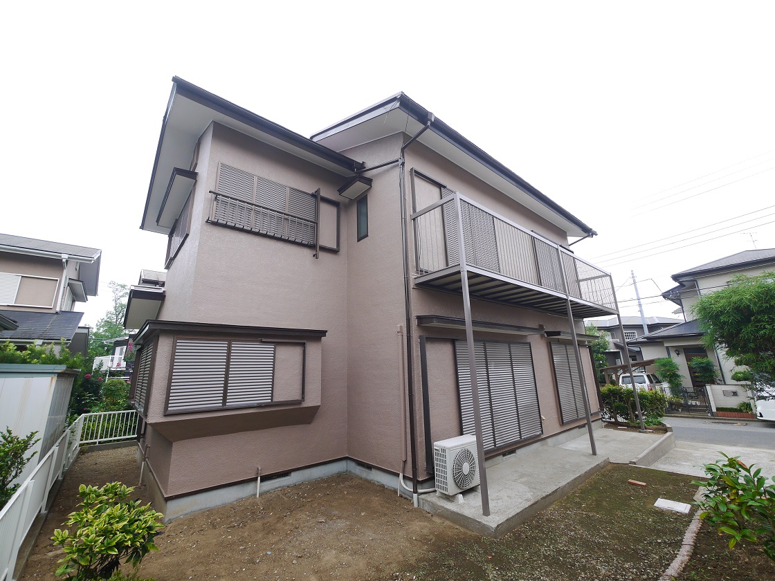 温かな陽射しがこぼれ風が通り抜ける住まい