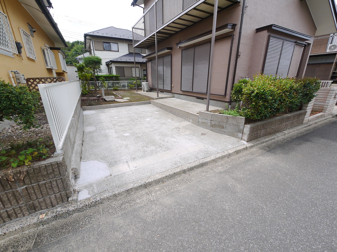 カースペースです