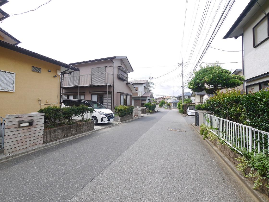 前面道路です
