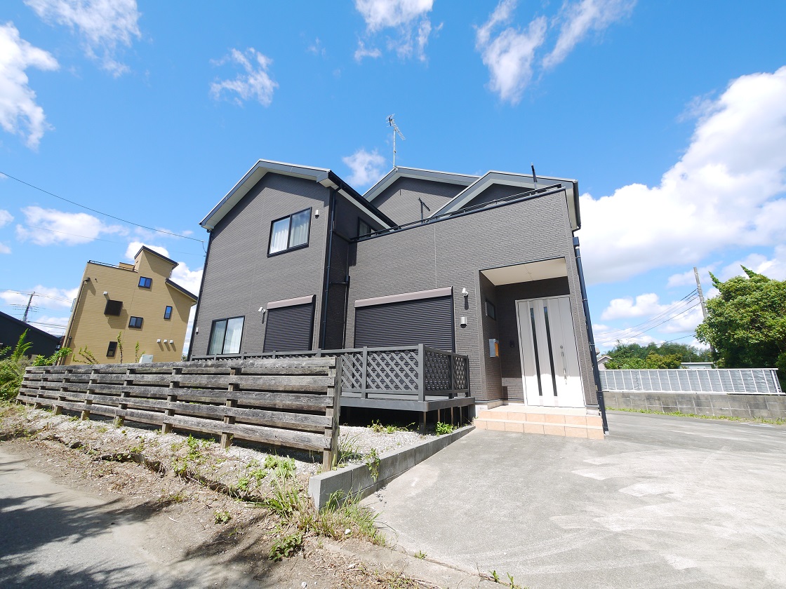 たっぷりの陽光と心地よい風が舞い込む住まい