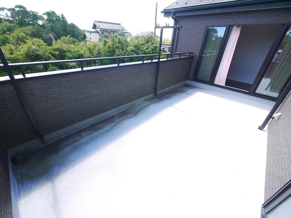 天気のいい日には日向ぼっこ、夜には星空を眺める贅沢な空間です