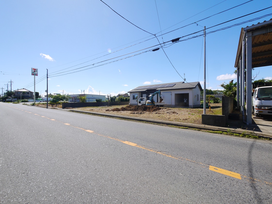 前面道路です