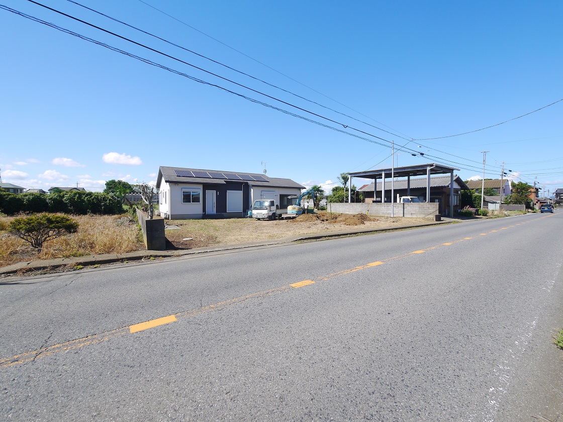 前面道路です