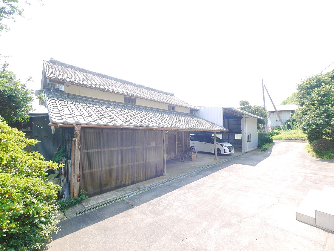 敷地内です