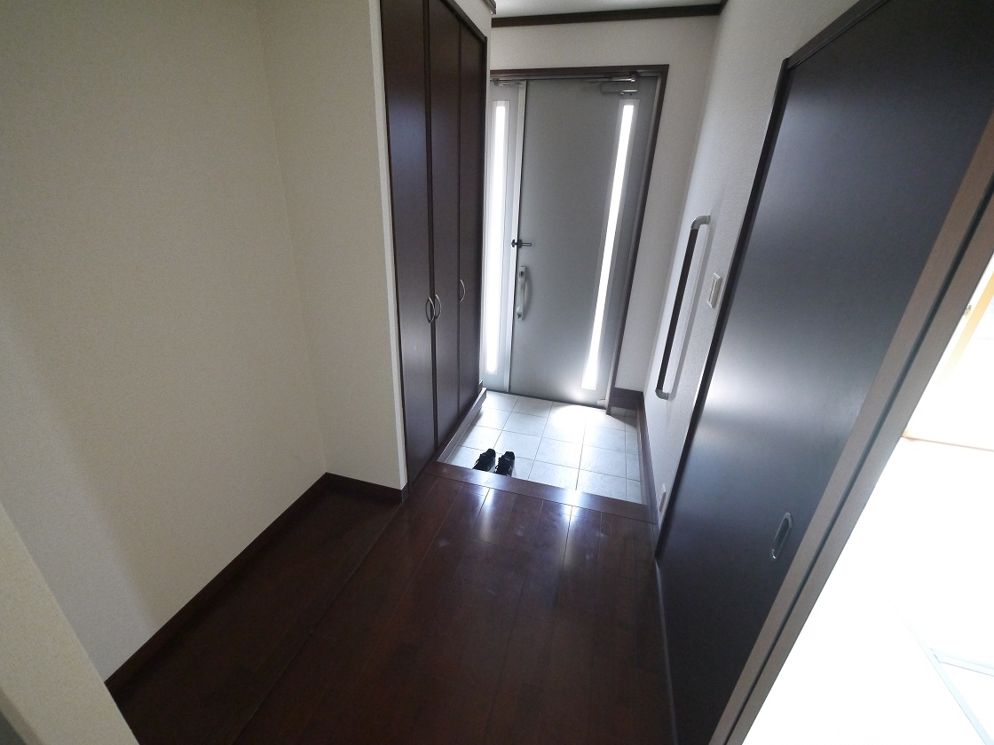 いつも気持ち良くご家族を迎えられる玄関収納付です